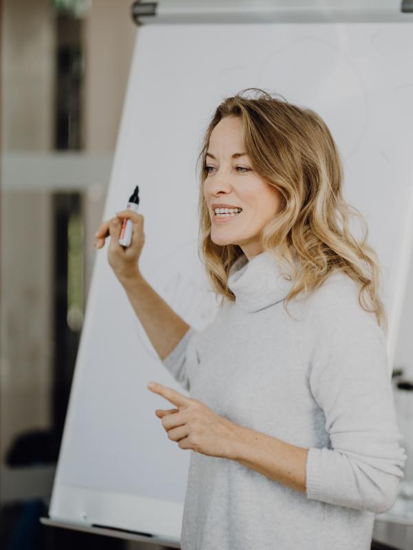 Kristiina Singer als Referentin der Ausbildung zum MikronaehrstoffCoach der Biogena Akademie