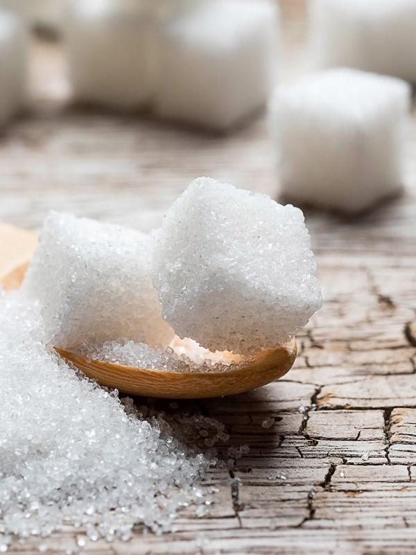 Würfelzucker liegt auf Zucker