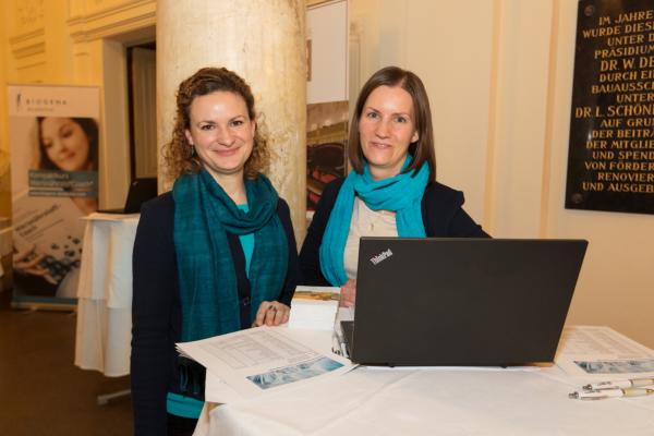 Die Damen der Biogena Akademie begrüßen die Teilnehmer